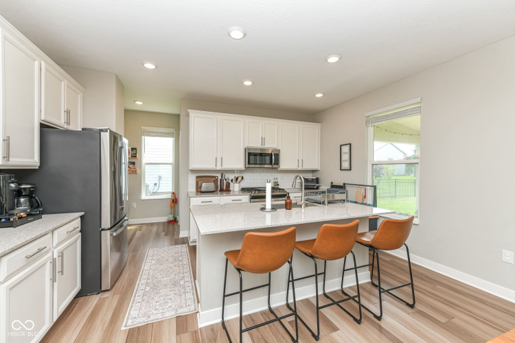 Listing Image 11
