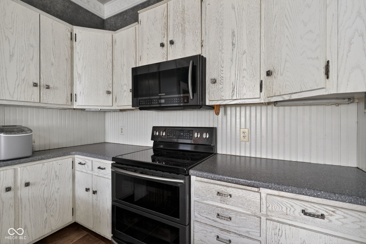 Listing Image 16