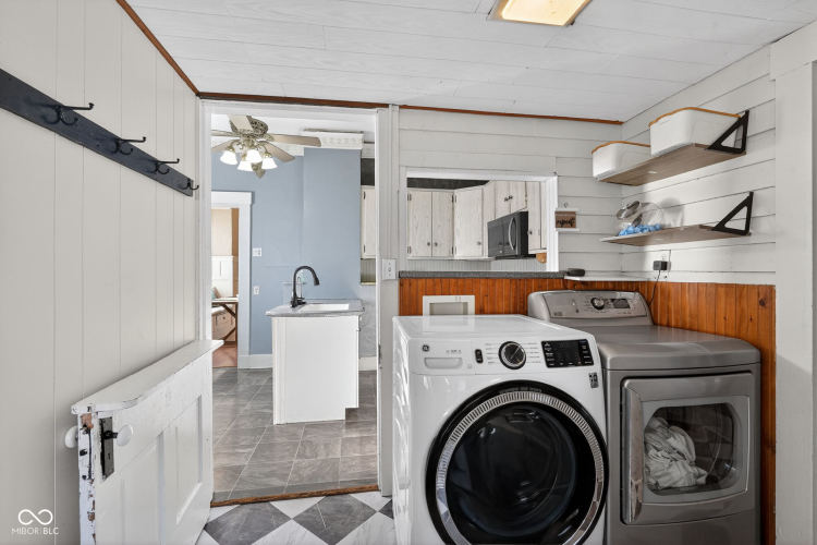 Listing Image 19