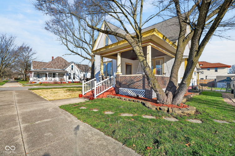 Listing Image 3