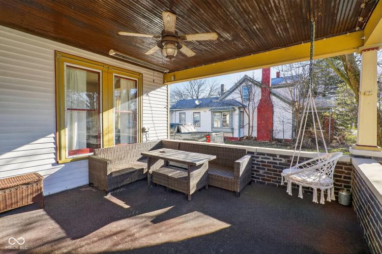 Listing Image 4