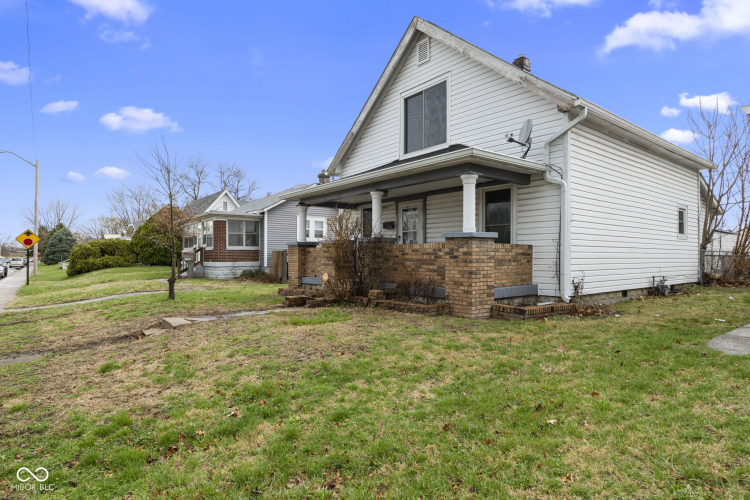Listing Image 3