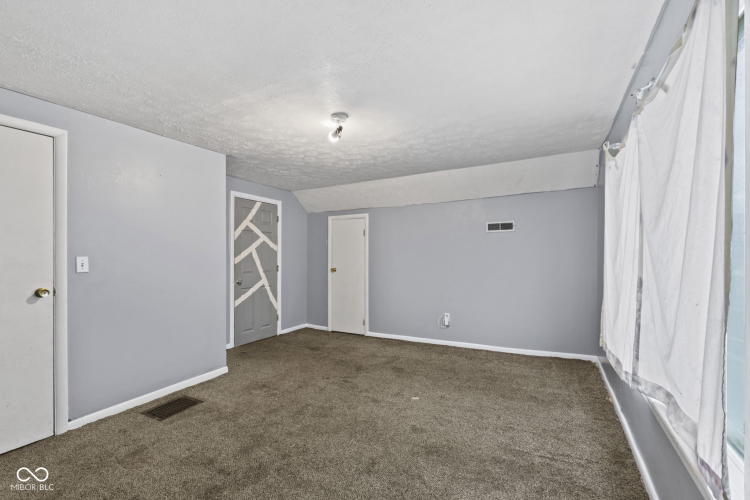 Listing Image 24