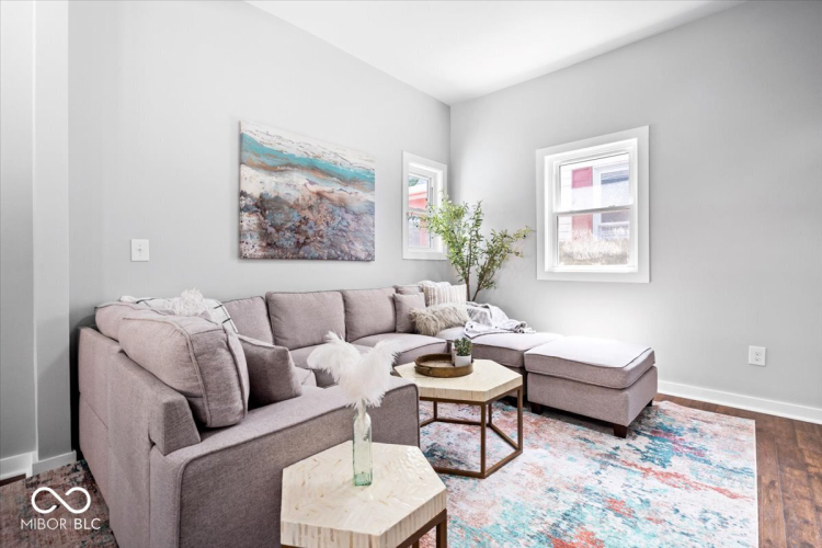 Listing Image 10