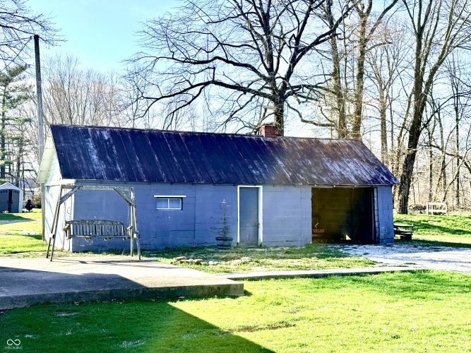 Listing Image 4