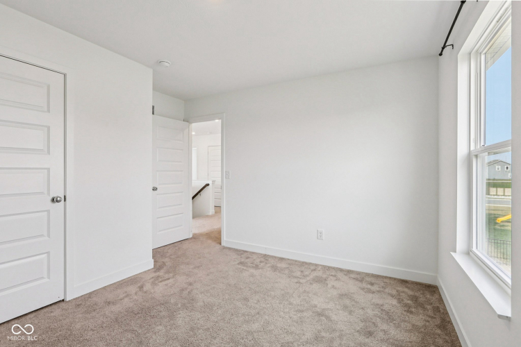 Listing Image 37