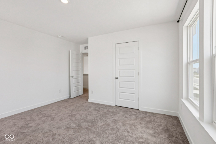 Listing Image 51