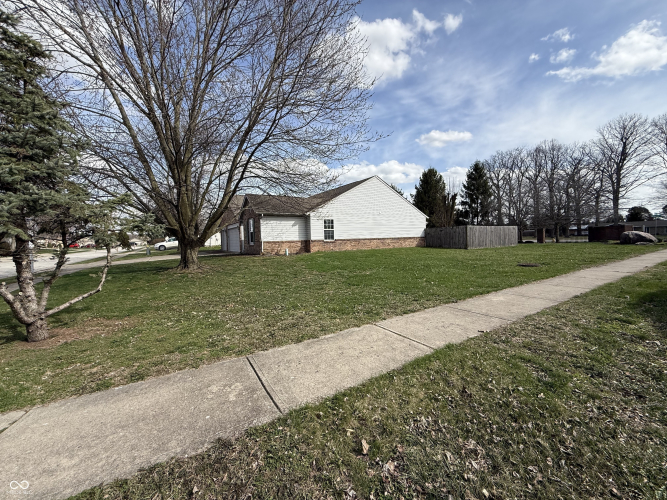 Listing Image 3