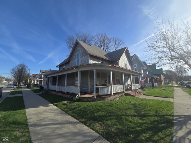 Listing Image 4