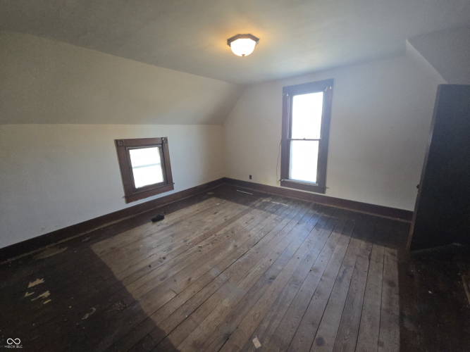 Listing Image 33