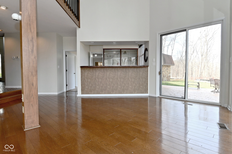 Listing Image 17