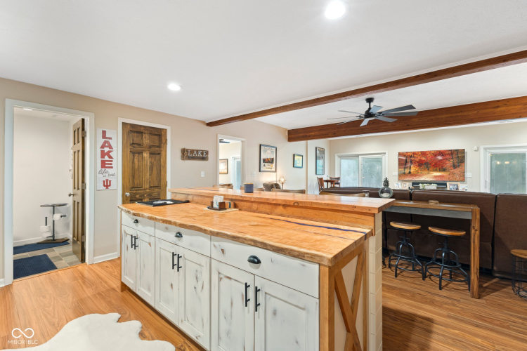 Listing Image 43
