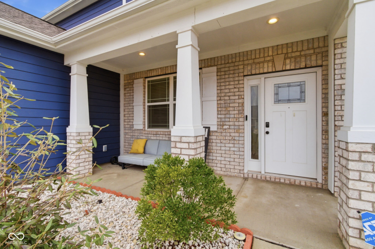 Listing Image 11
