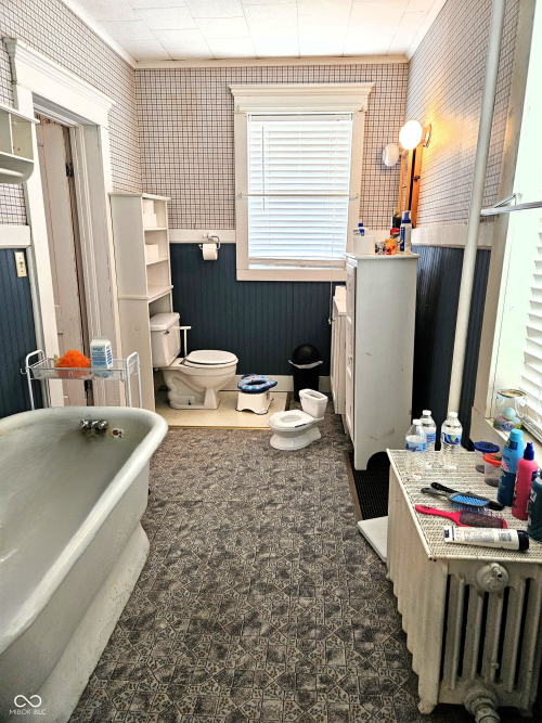 Listing Image 11