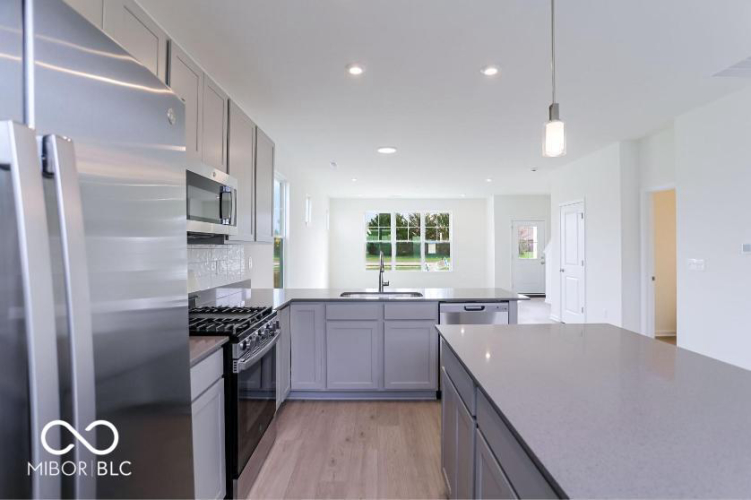 Listing Image 13