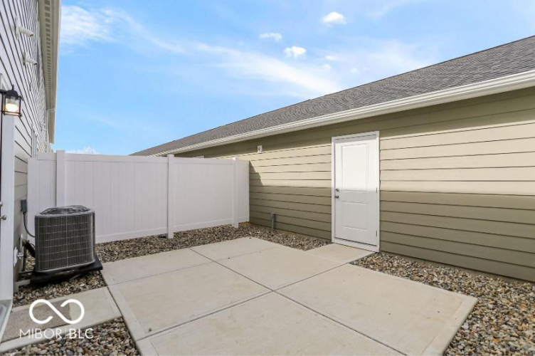 Listing Image 38