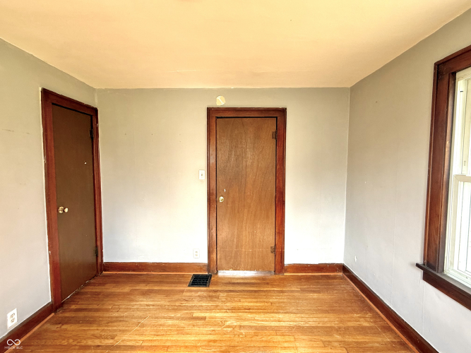 Listing Image 33