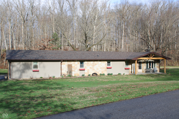 Listing Image 4