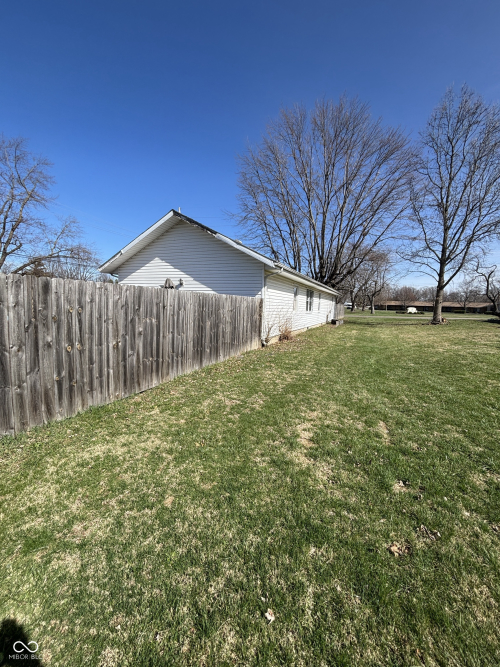 Listing Image 6