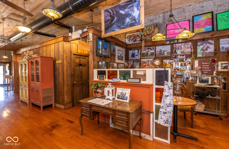 Listing Image 12