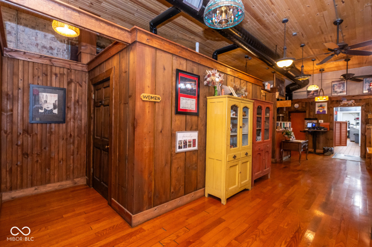 Listing Image 13