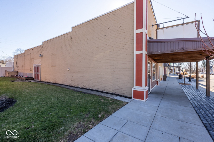 Listing Image 3