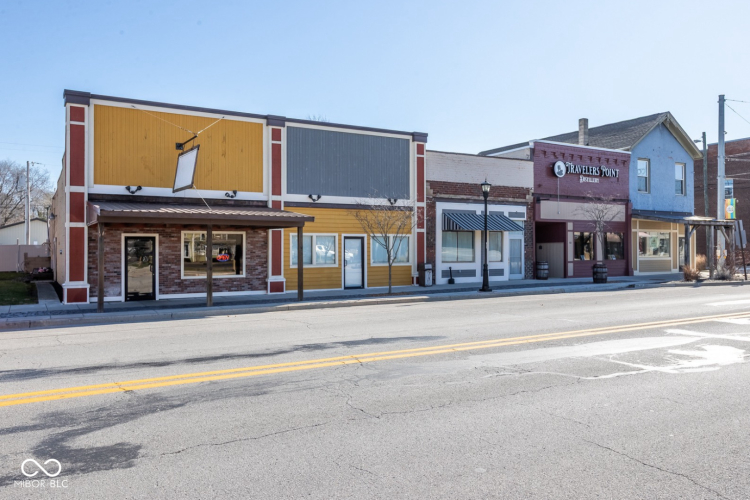 Listing Image 4