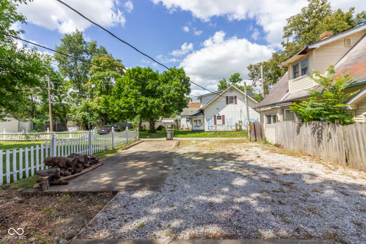 Listing Image 17