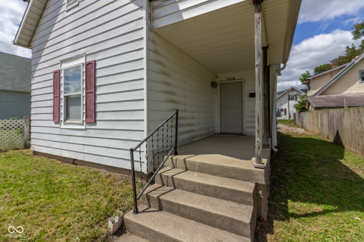 Listing Image 3