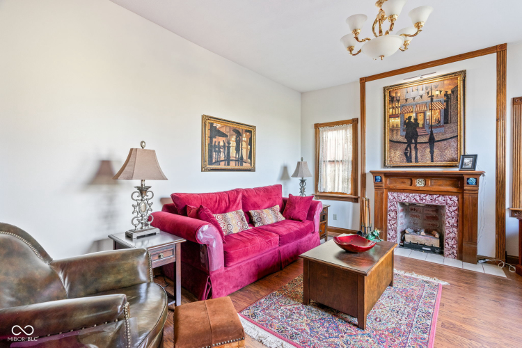Listing Image 8