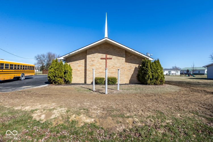 Listing Image 4