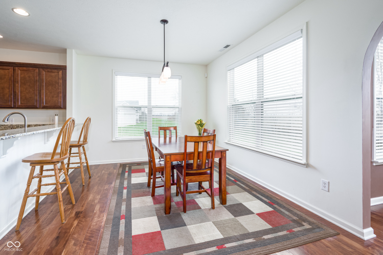 Listing Image 13
