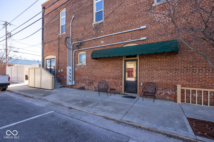 Listing Image 6