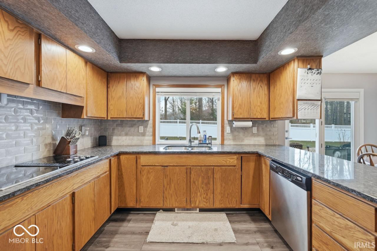 Listing Image 14