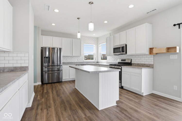 Listing Image 15