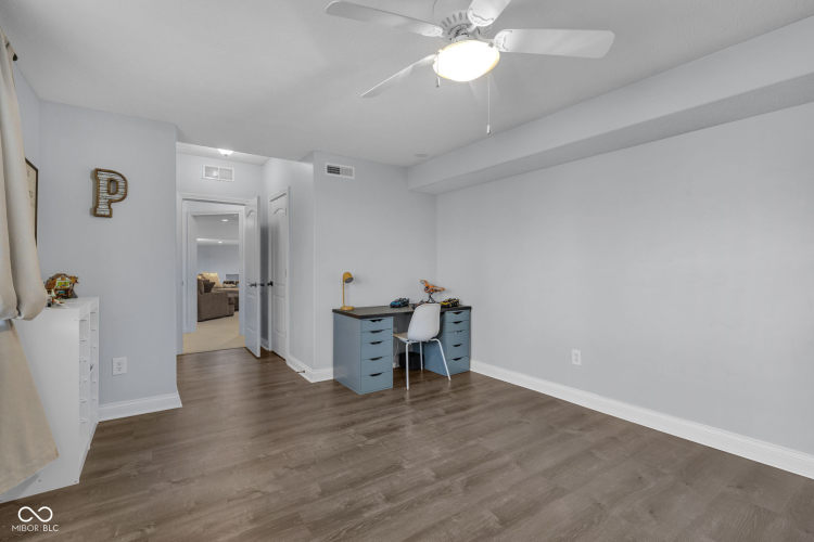 Listing Image 45