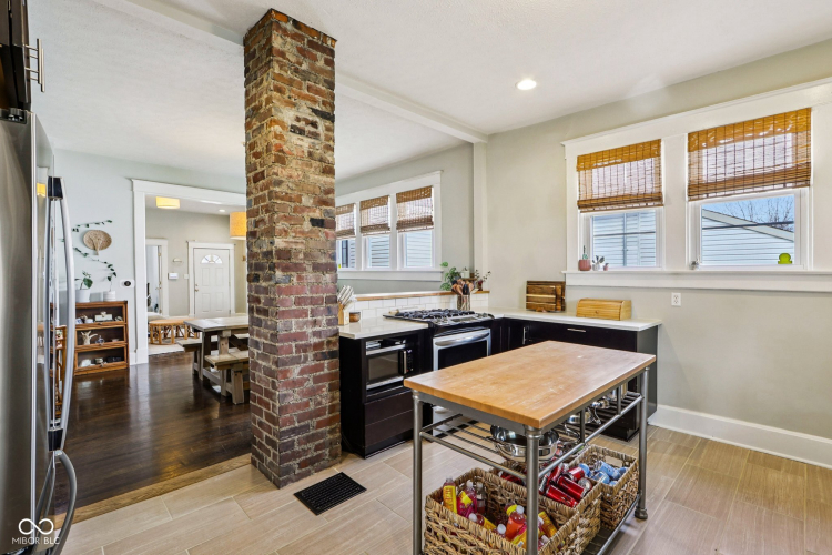 Listing Image 13