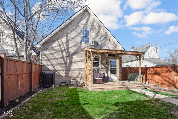 Listing Image 6