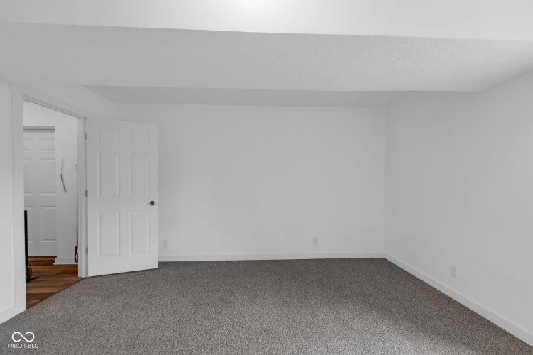 Listing Image 29