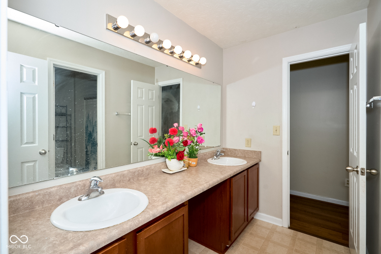 Listing Image 55