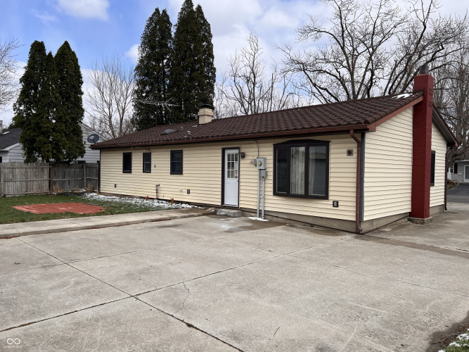 Listing Image 4
