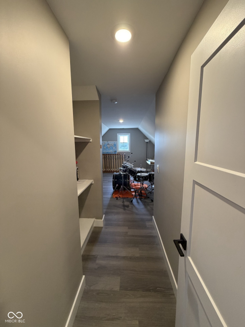 Listing Image 33