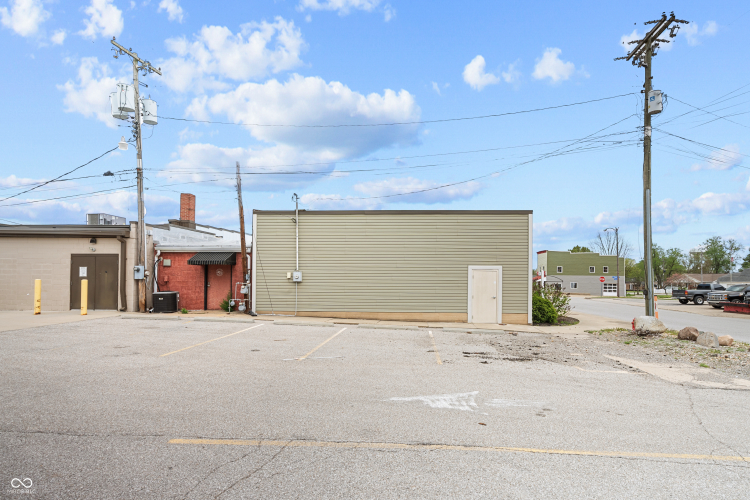 Listing Image 19