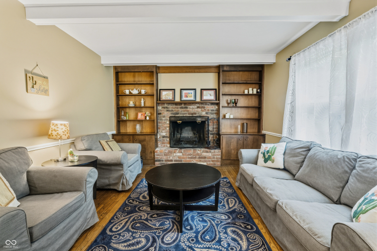 Listing Image 5