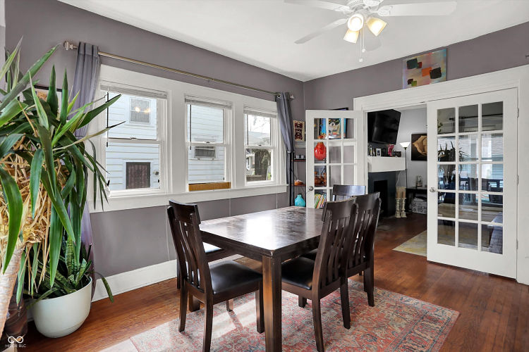 Listing Image 11
