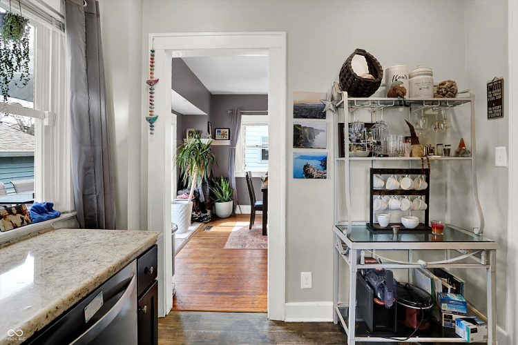 Listing Image 16