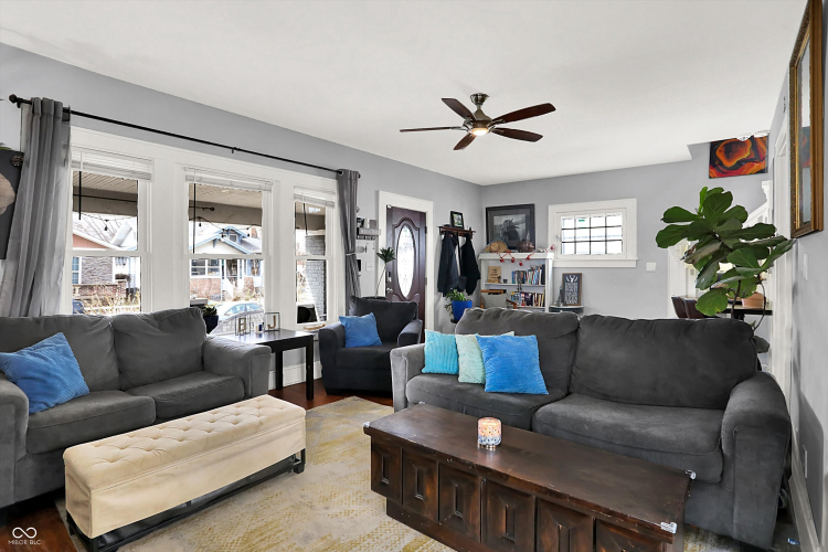 Listing Image 7