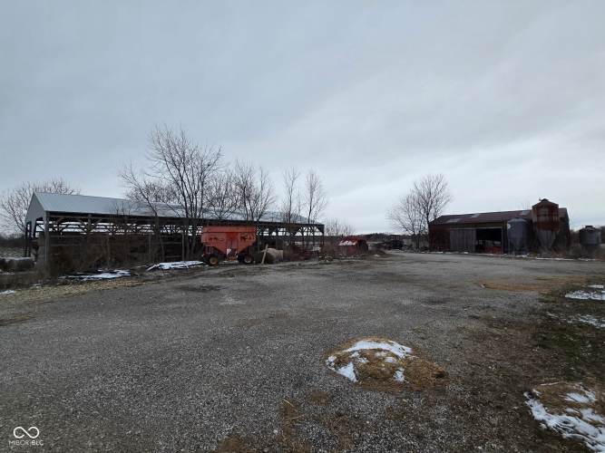 Listing Image 4