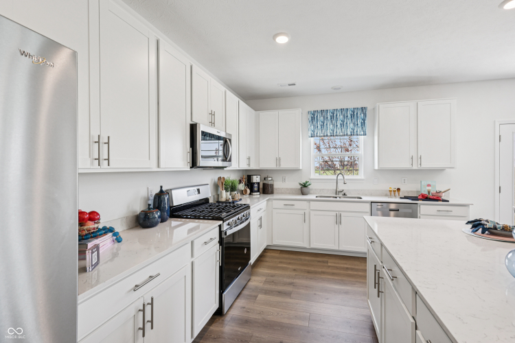 Listing Image 12