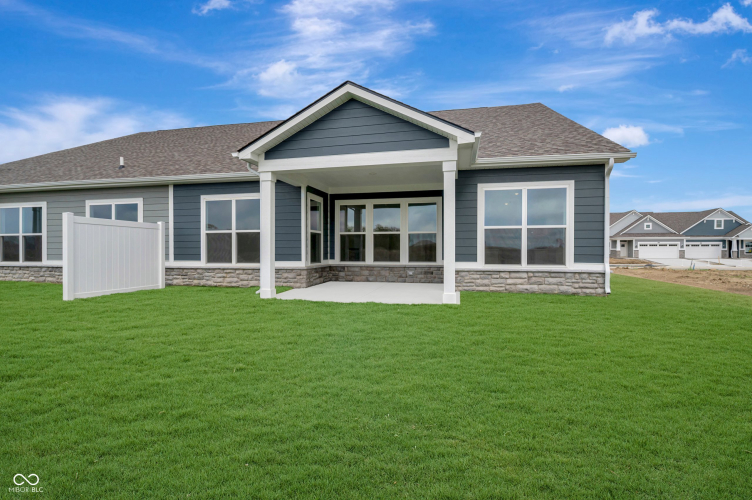Listing Image 16